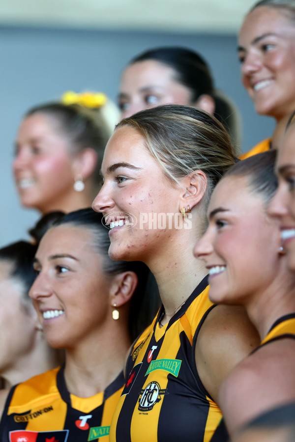 AFLW 2025 Media - Hawthorn Team Photo Day - A-60429860