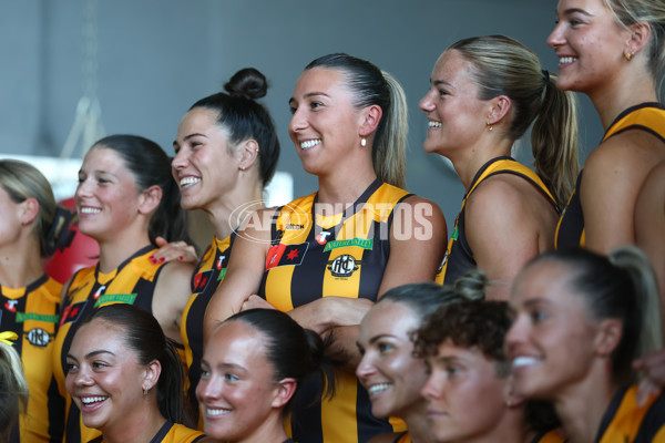 AFLW 2025 Media - Hawthorn Team Photo Day - A-60429887