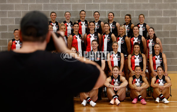 AFLW 2025 Media - St Kilda Team Photo Day - A-60429895