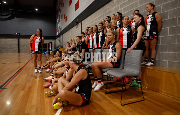 AFLW 2025 Media - St Kilda Team Photo Day - A-60429902