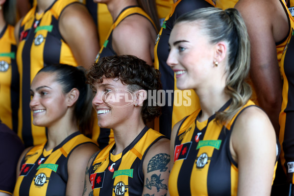 AFLW 2025 Media - Hawthorn Team Photo Day - A-60430151