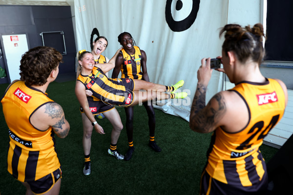 AFLW 2025 Media - Hawthorn Team Photo Day - A-60430152