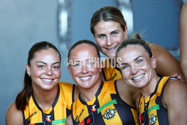 AFLW 2025 Media - Hawthorn Team Photo Day - A-60430165