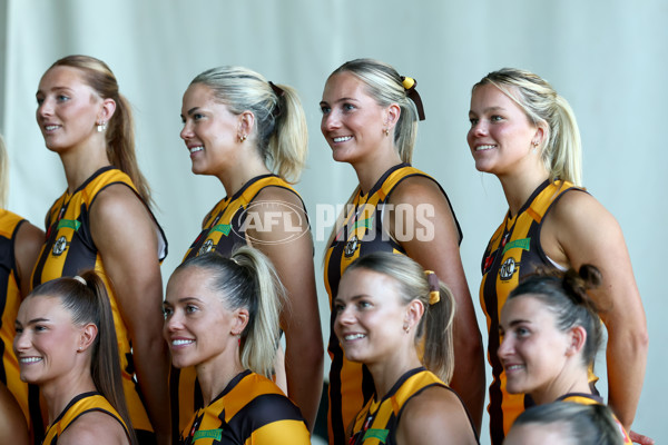 AFLW 2025 Media - Hawthorn Team Photo Day - A-60430167