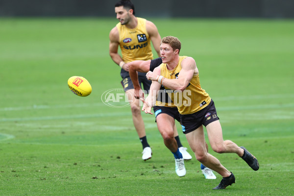 AFL 2025 Training - Gold Coast 090725 - A-60438690