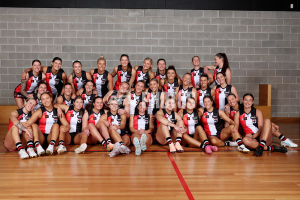 AFLW 2025 Media - St Kilda Team Photo Day - A-60443726