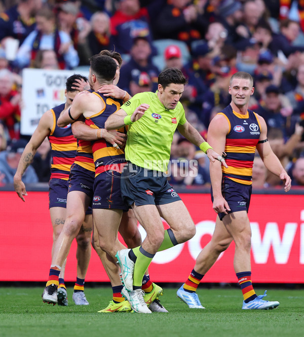 AFL 2025 Round 19 - Adelaide v Gold Coast - A-60674145