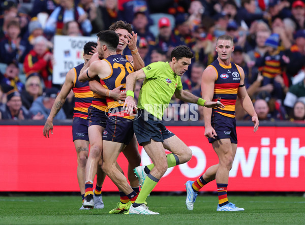 AFL 2025 Round 19 - Adelaide v Gold Coast - A-60674351