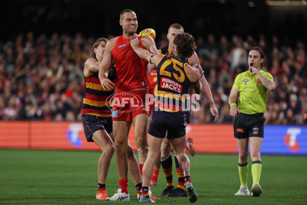 AFL 2025 Round 19 - Adelaide v Gold Coast - A-60684590