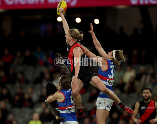 AFL 2025 Round 20 - Essendon v Western Bulldogs - A-60737345
