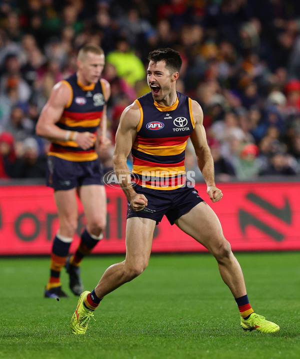 AFL 2025 Round 20 - Adelaide v Port Adelaide - A-60781181