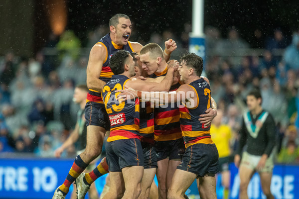AFL 2025 Round 20 - Adelaide v Port Adelaide - A-60791050