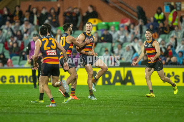 AFL 2025 Round 20 - Adelaide v Port Adelaide - A-60791332