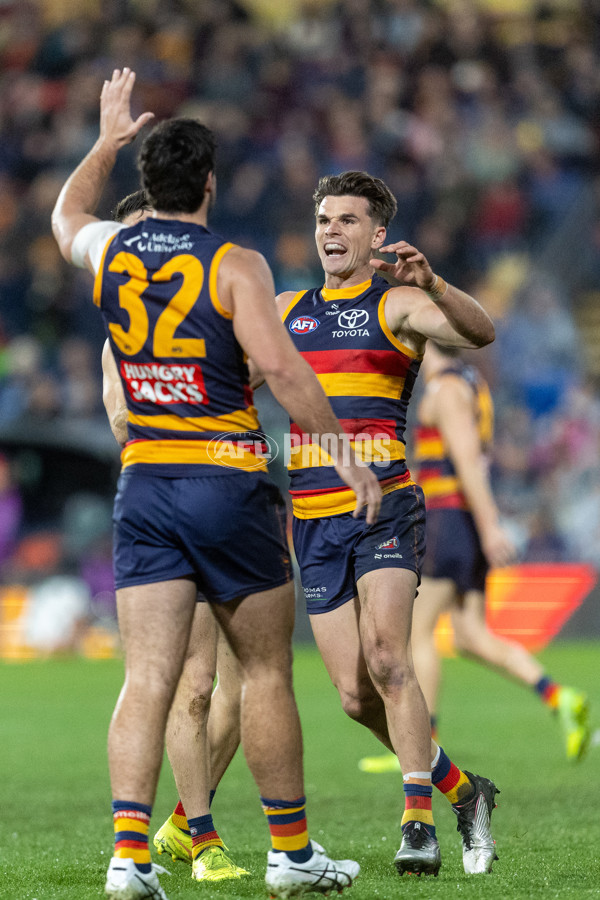 AFL 2025 Round 20 - Adelaide v Port Adelaide - A-60794270