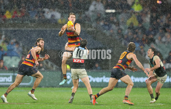 AFL 2025 Round 20 - Adelaide v Port Adelaide - A-60794276