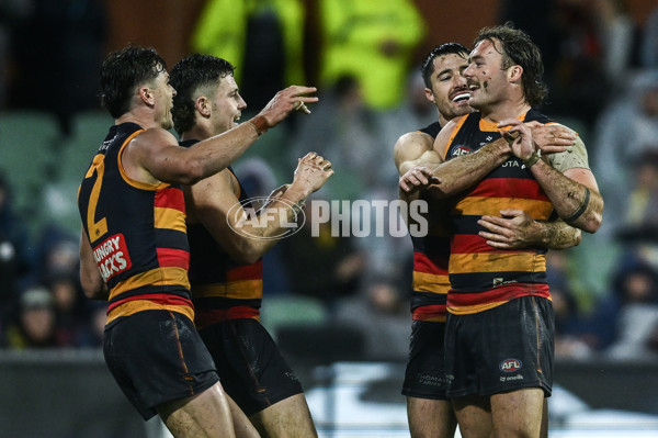 AFL 2025 Round 20 - Adelaide v Port Adelaide - A-60795706
