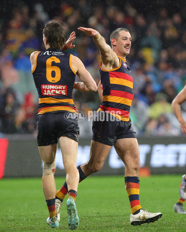 AFL 2025 Round 20 - Adelaide v Port Adelaide - A-60798175