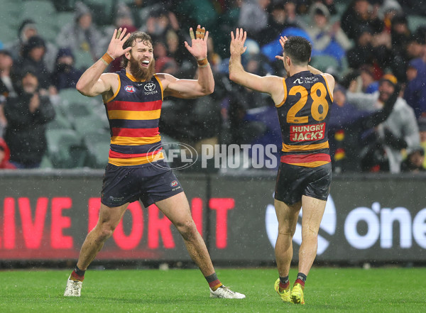 AFL 2025 Round 20 - Adelaide v Port Adelaide - A-60799075