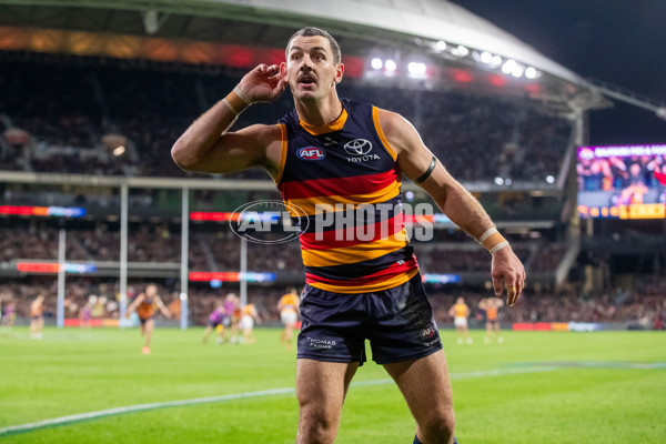 AFL 2025 Round 21 - Adelaide v Hawthorn - A-60923731