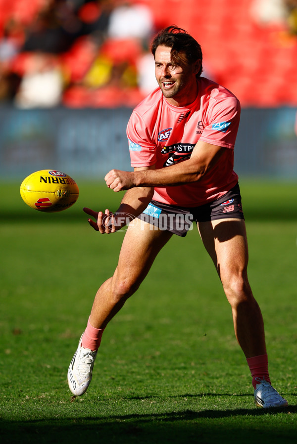 AFL 2025 Round 21 - Gold Coast v Richmond - A-60996180