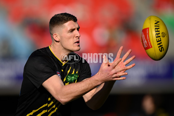 AFL 2025 Round 21 - Gold Coast v Richmond - A-60996930