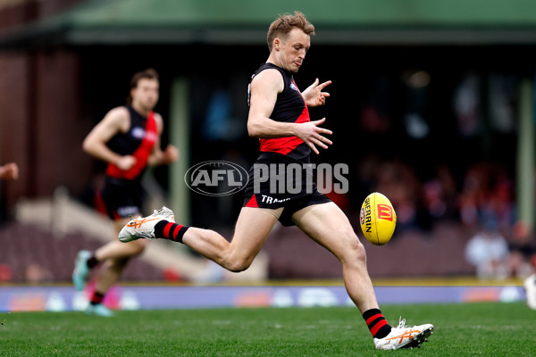 AFL 2025 Round 21 - Sydney v Essendon - A-60999087