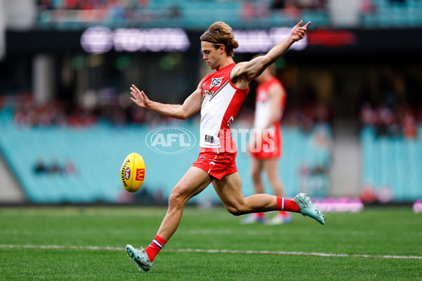 AFL 2025 Round 21 - Sydney v Essendon - A-60999097
