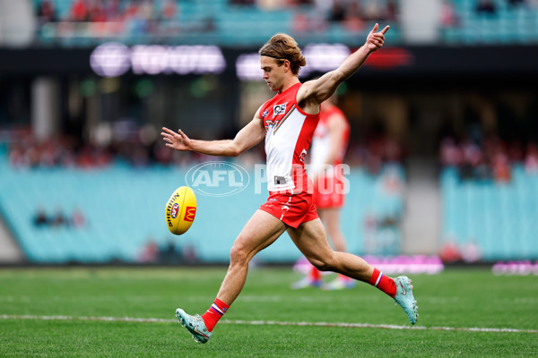 AFL 2025 Round 21 - Sydney v Essendon - A-60999592