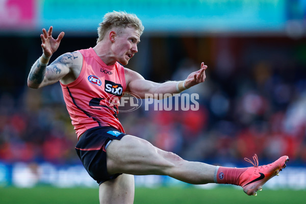 AFL 2025 Round 21 - Gold Coast v Richmond - A-61001964