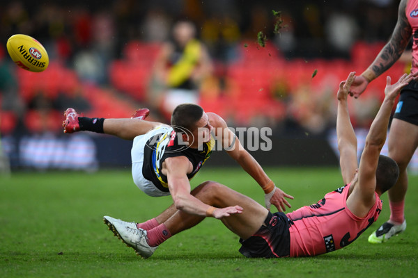 AFL 2025 Round 21 - Gold Coast v Richmond - A-61004530