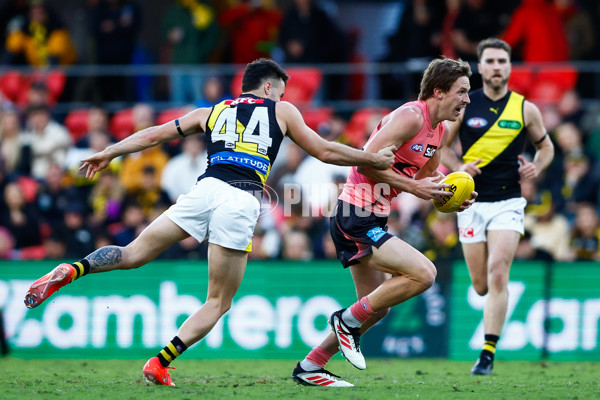 AFL 2025 Round 21 - Gold Coast v Richmond - A-61004551