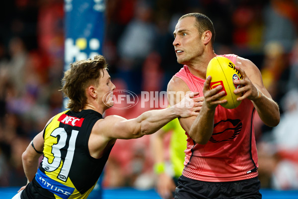 AFL 2025 Round 21 - Gold Coast v Richmond - A-61004553