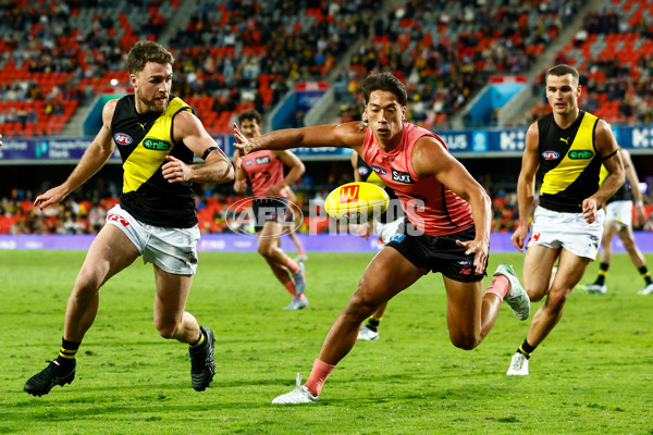 AFL 2025 Round 21 - Gold Coast v Richmond - A-61004577