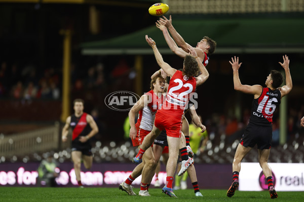 AFL 2025 Round 21 - Sydney v Essendon - A-61007361
