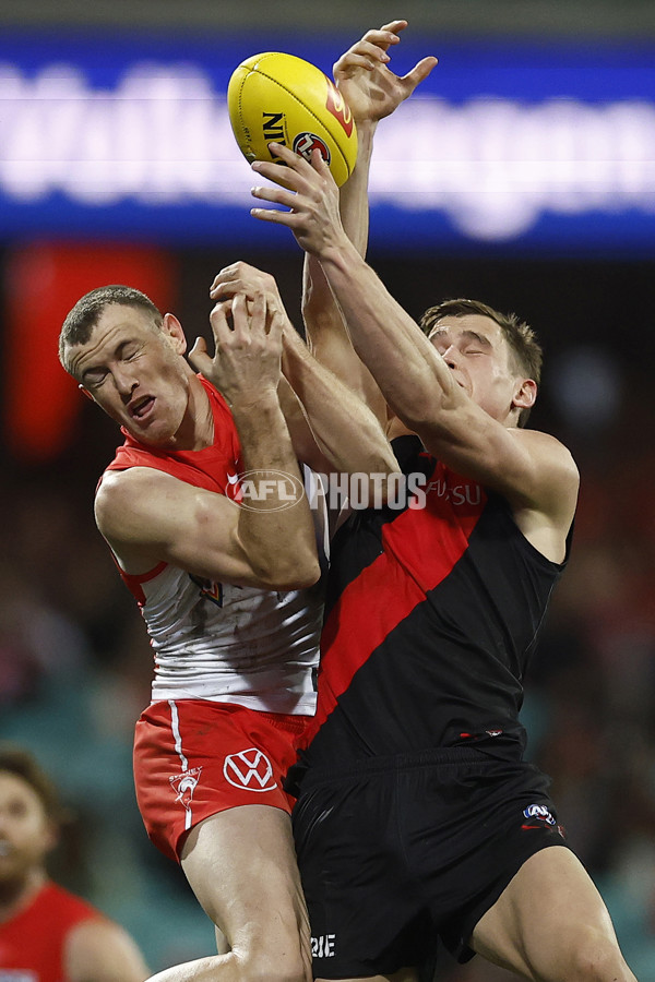 AFL 2025 Round 21 - Sydney v Essendon - A-61010086