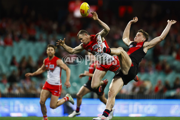 AFL 2025 Round 21 - Sydney v Essendon - A-61010087