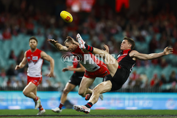 AFL 2025 Round 21 - Sydney v Essendon - A-61010088