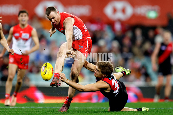 AFL 2025 Round 21 - Sydney v Essendon - A-61010182