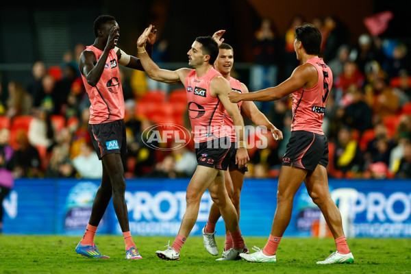 AFL 2025 Round 21 - Gold Coast v Richmond - A-61013101