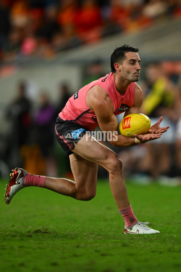 AFL 2025 Round 21 - Gold Coast v Richmond - A-61013219