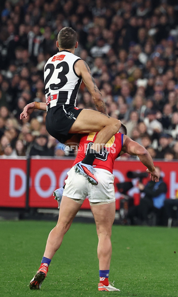 AFL 2025 Round 21 - Collingwood v Brisbane - A-61021086