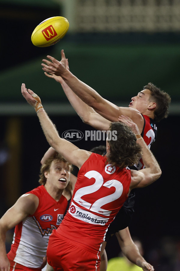 AFL 2025 Round 21 - Sydney v Essendon - A-61021142