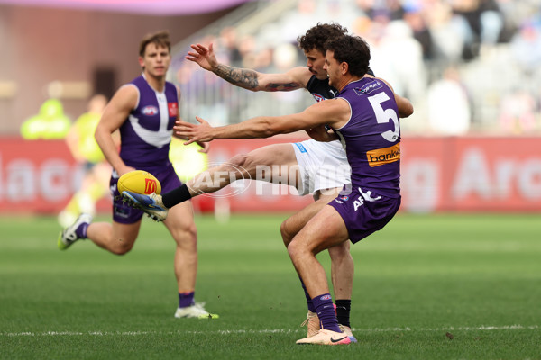 AFL 2025 Round 21 - Fremantle v Carlton - A-61052922