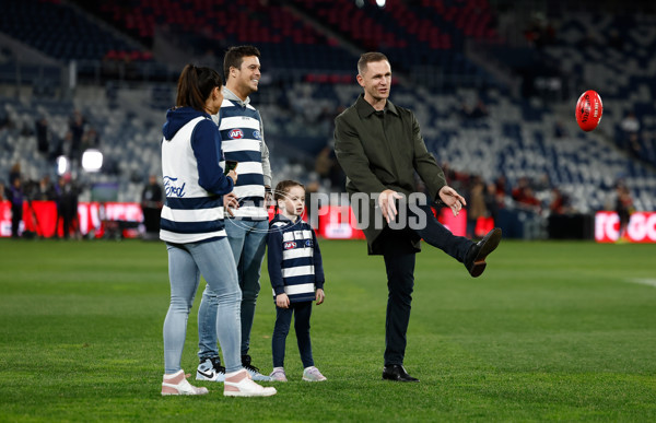 AFL 2025 Round 22 - Geelong v Essendon - A-61180180