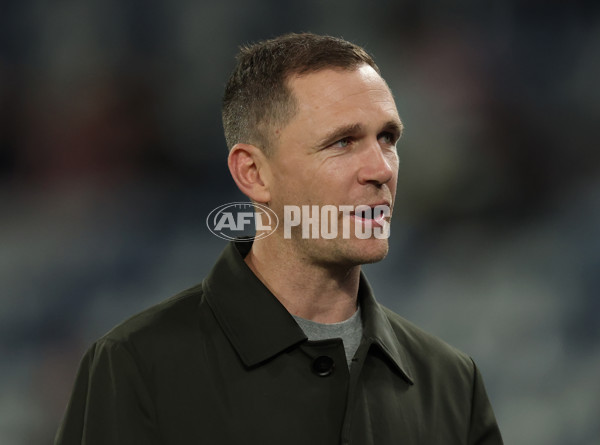 AFL 2025 Round 22 - Geelong v Essendon - A-61180190