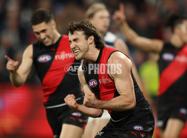 AFL 2025 Round 22 - Geelong v Essendon - A-61187984