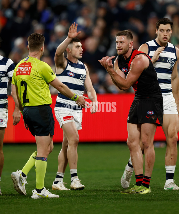 AFL 2025 Round 22 - Geelong v Essendon - A-61189307