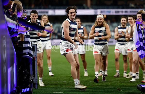 AFL 2025 Round 22 - Geelong v Essendon - A-61190360