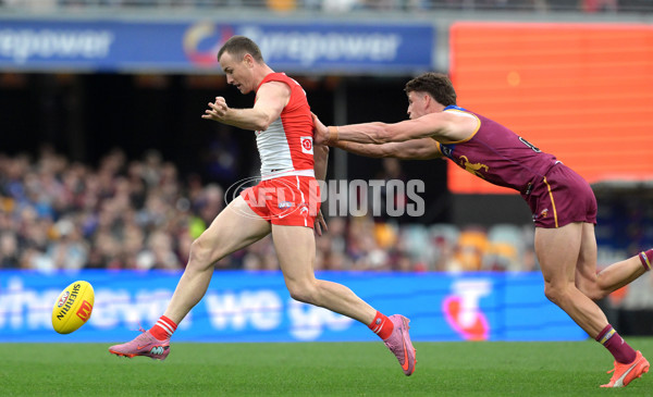 AFL 2025 Round 22 - Brisbane v Sydney - A-61204300