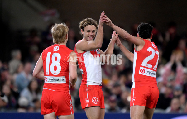 AFL 2025 Round 22 - Brisbane v Sydney - A-61207084